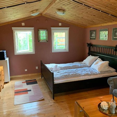 The Pink Cabin Tyfta 外观 照片